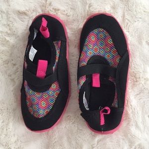 Size 9-10 toddler water shoes